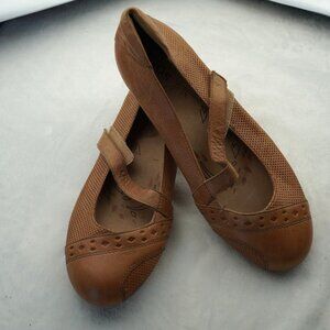 Taos Scamp Mary Jane Comfort Flats Brown Leather US 9‎